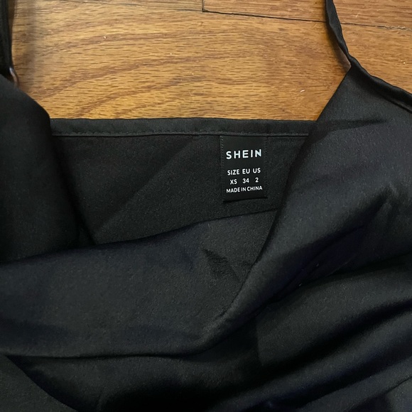 Bundle sleeveless tops - Picture 3 of 4